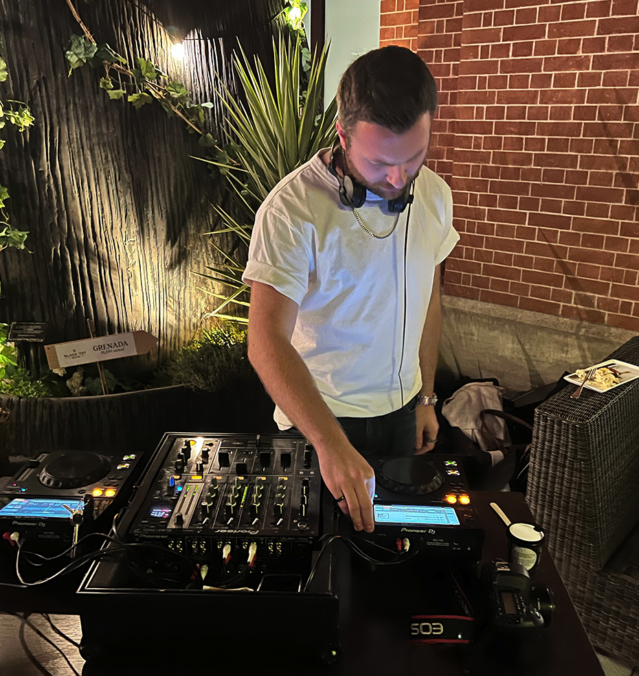 DJ Chris Day live